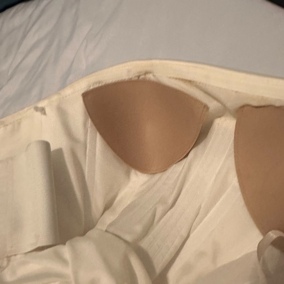 Sincerity Bridal Ivory Gown - Picture 5 of 10